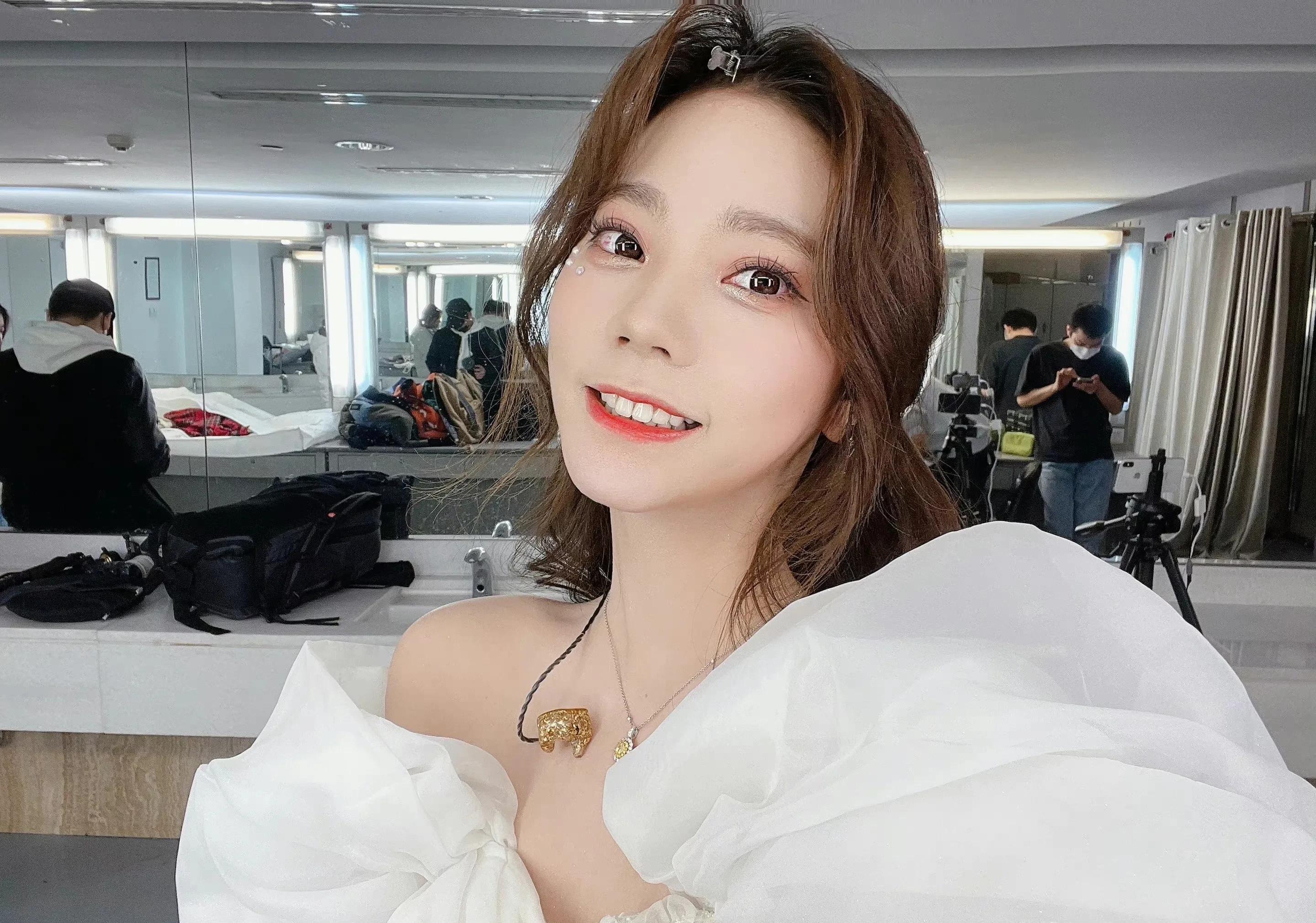 紫宁|张紫宁,俏丽唯美的美女歌手,灵动清甜的长相,太迷人啦