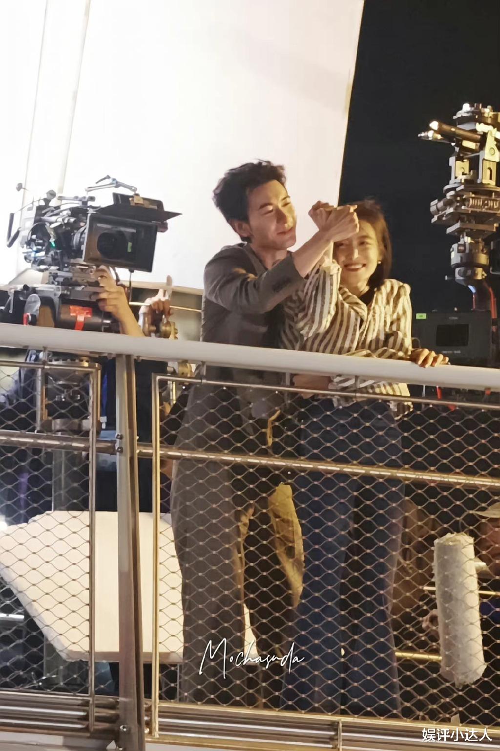 陈星旭|陈星旭、宋茜烟花路透，海边摸头、暧昧吻、熊抱