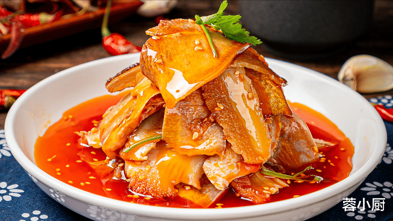 冬季牙齿娇嫩，建议多吃“3红3白2绿”，缓解敏感，无惧冷热酸甜