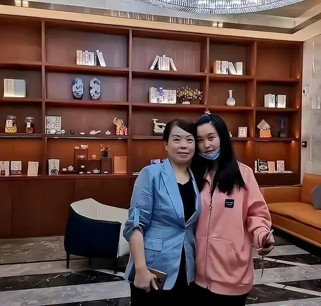 带货|掉粉无所谓？田静妹妹曾在直播中说出游艇言论，飞机游艇不合时宜