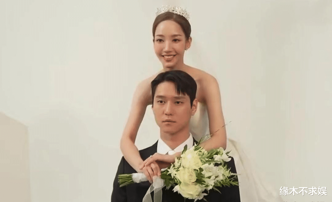 那英|36岁朴敏英新剧瘦脱相，被吐槽老了10岁，和“金秘书”时判若两人