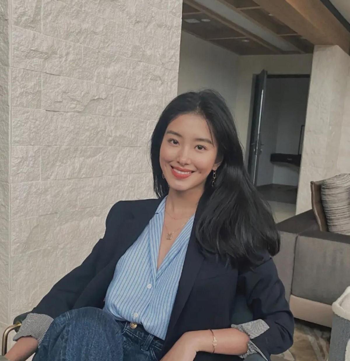 杨采钰|杨采钰晒热舞视频，扭腰撅屁股性感满分，身后多层豪宅装修豪华