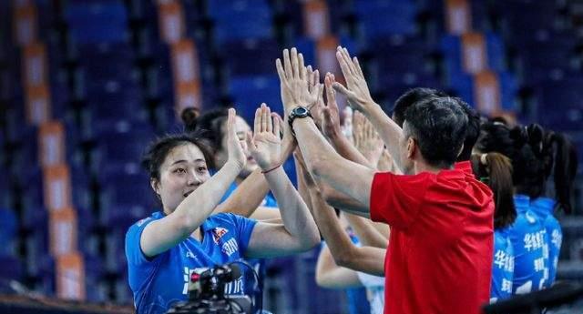 曼聯(lián)|恭喜！江蘇女排替補主攻官宣訂婚，打球和生活兩不耽誤