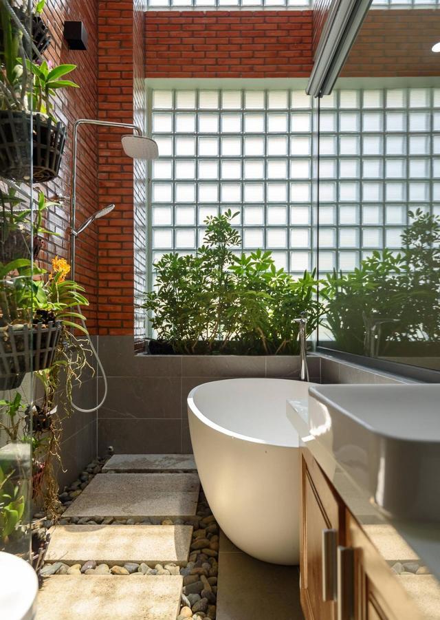 310就是任性，挖鱼池砌花坛，天井装浴室，是我理想的住宅生活！