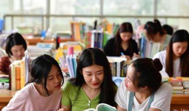 西装|一届比一届“卷”，23年考研人数预计超520万，学生：我真的会谢