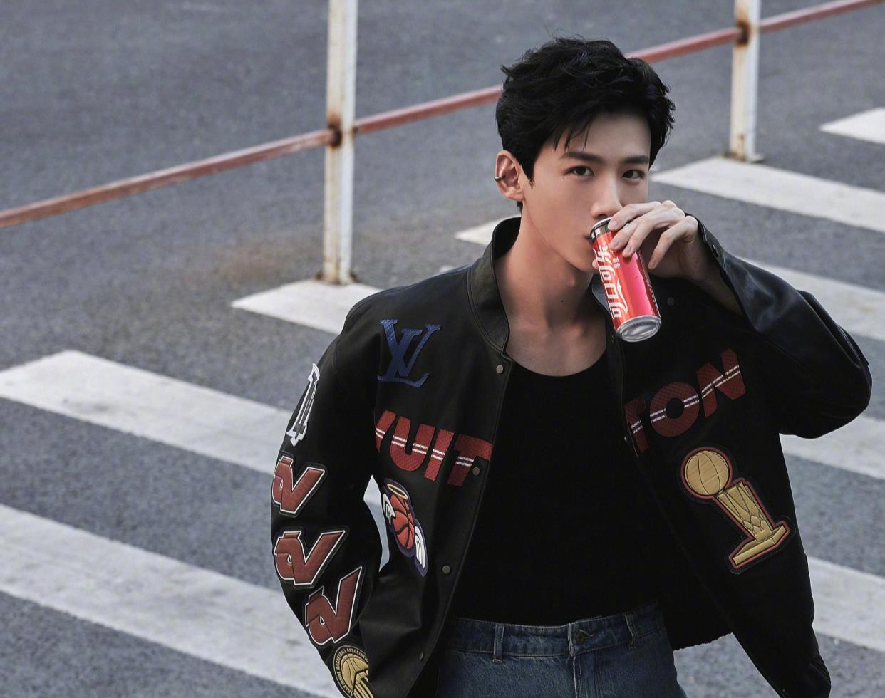 白敬亭|白敬亭催更《开端》，直接喊话平台高层，评论区却早就笑成了一片