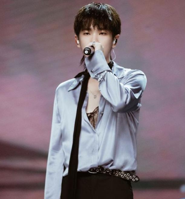 周震南|周震南父母被曝再度成为老赖,其父更是被限制消费,儿子星途堪忧