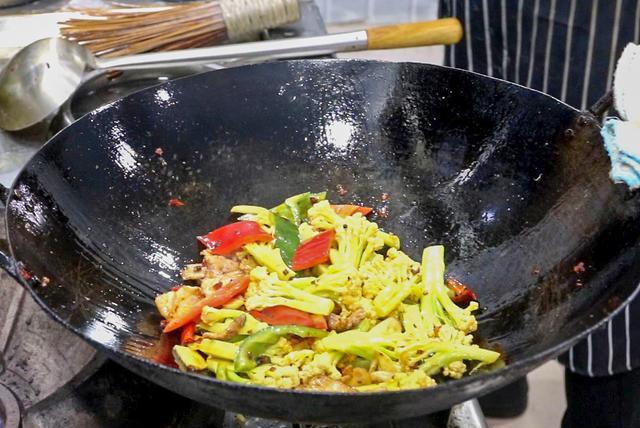 入夏后，建议多吃5菜3果，富含天然高叶酸，中老年人更要懂得吃