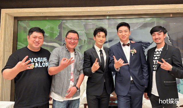 黄晓明|刚喝完喜酒,黄晓明就因肠胃炎入院,手臂全是疙瘩,自嘲不能放纵