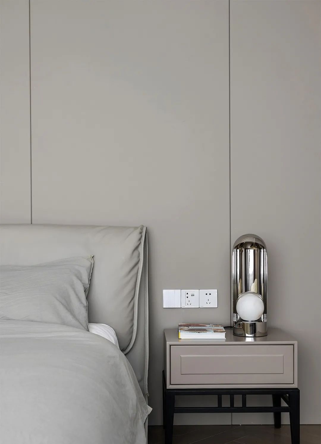 140m2极简原木小三居:超大+超通透的空间感,储物简约全都要!