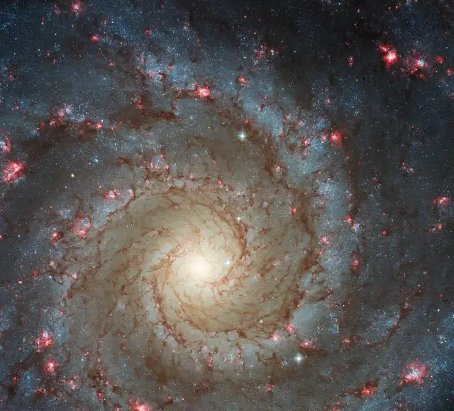 哈勃望远镜:新照片揭示了幻影星系中的新恒星的形成