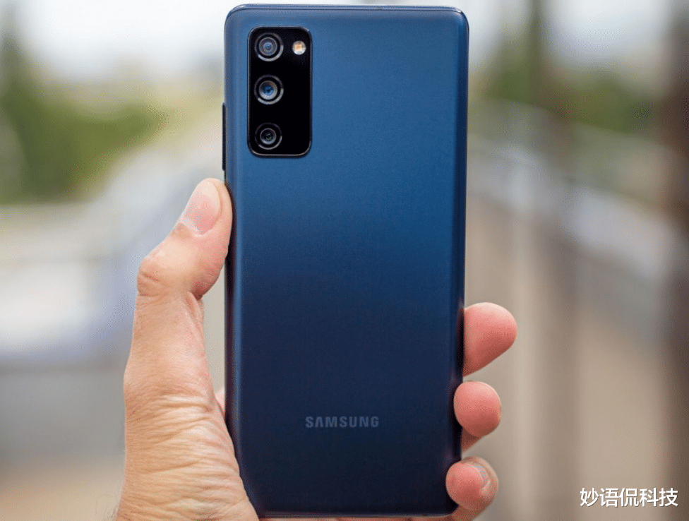 三星|三星这次良心了,从4999降到2799,IP68+3200万自拍+120Hz