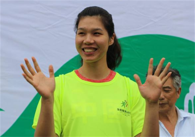 徐云丽|女排副攻徐云丽：母亲\洋飘\7年还债，退役后成为郎平得力助手