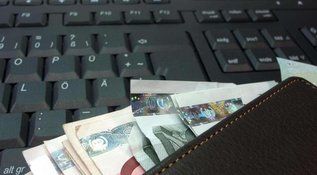 电子商务|刚过本科线2分,上大专还是民办?专家:上什么都行,熬过这4年