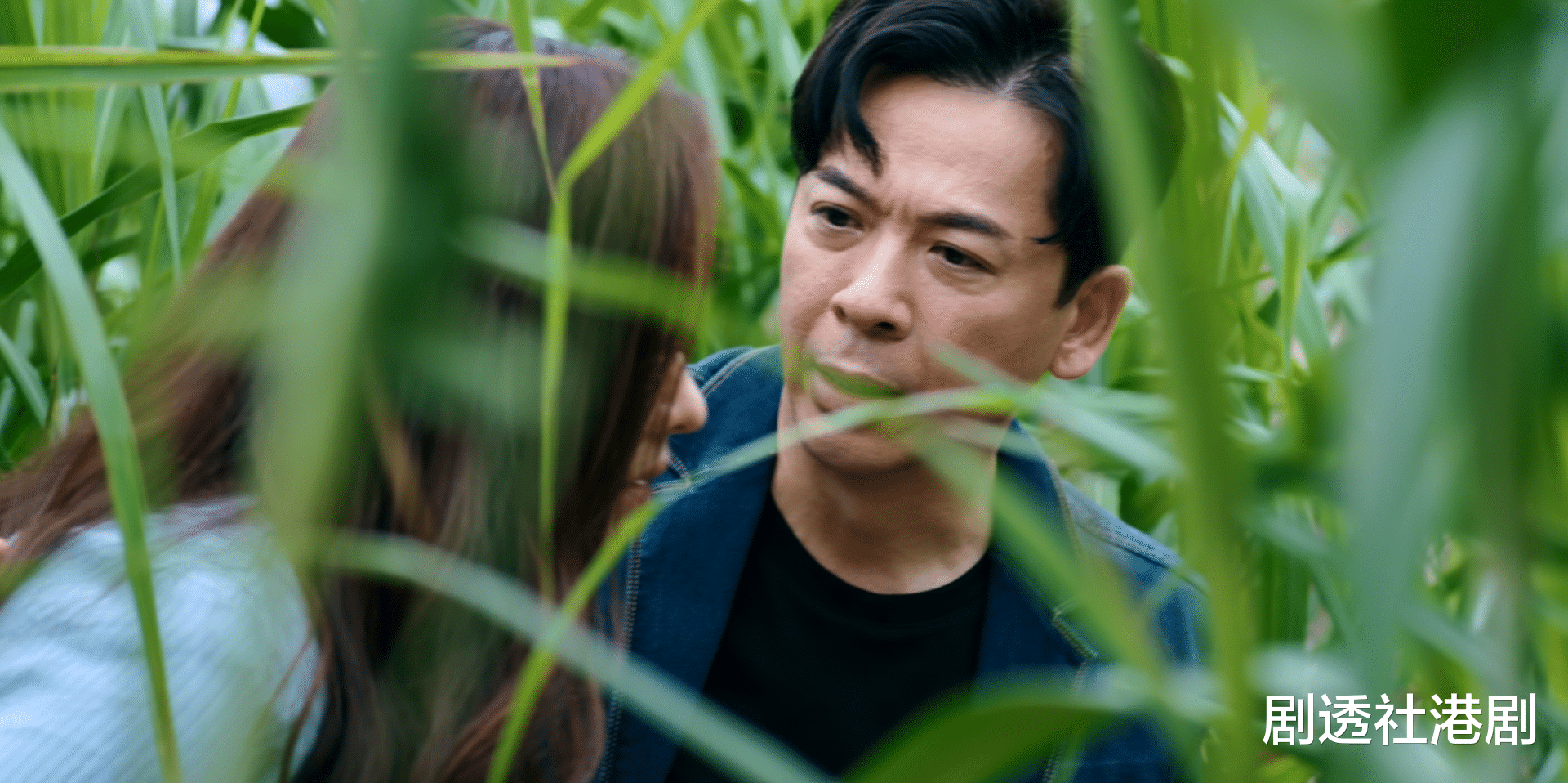 阿兰·德龙|《黑金风暴》反派的感情线出圈，他坏事做尽，最后为爱自首