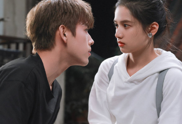 陈飞宇|《点燃我温暖你》有望成爆剧?刚播就收获一星差评,陈飞宇能火吗