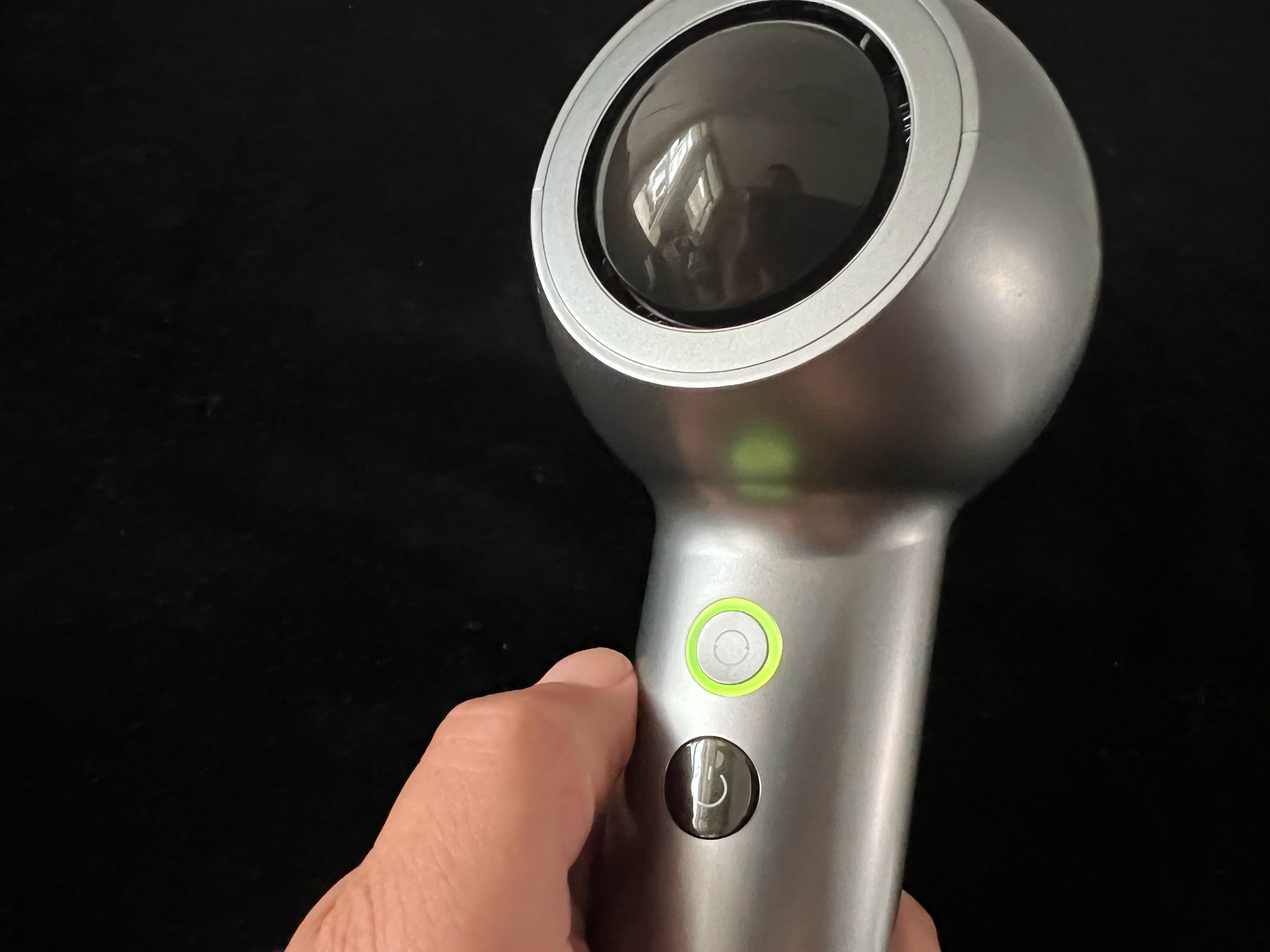 智能恒温,快干低噪,护发养发:仙如擎吹风机轻体验