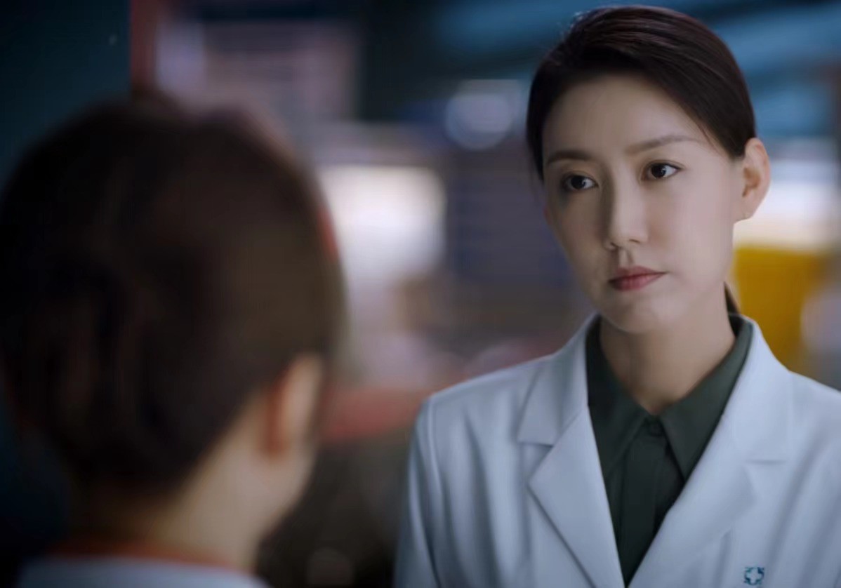 李沁|榜单冠军，主演全员演技10分，央八《关于唐医生的一切》有多猛？