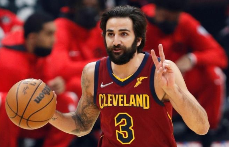 NBA一夜24大动态:骑士仍希望詹皇回归 哈登招募哈雷尔加盟76人