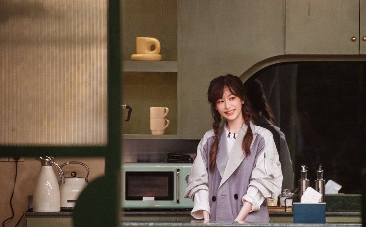 王心凌|王心凌私照流出,坦言压力很大,认真聆听模样让网友为之倾倒