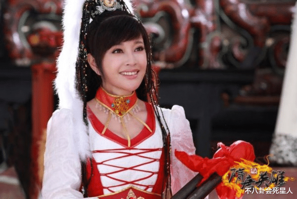 修图|大龄女星扮嫩群像,精修是少女、生图像奶奶,优雅老去不好吗?