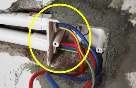 为什么灯线和插座线不能走一路？原因很简单，不懂就别瞎操作！