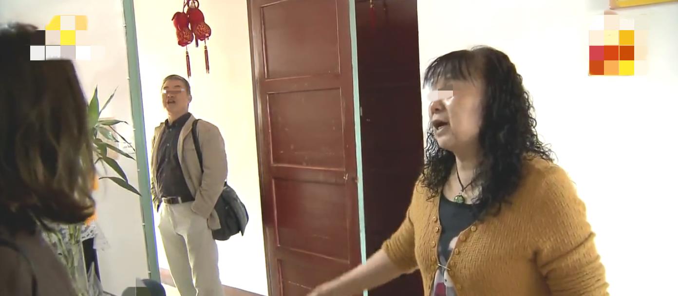 12年3次亲子鉴定,血型报告成父亲心病,女儿深夜谩骂:你是魔鬼