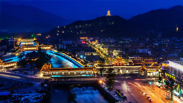 成都|不去厦门!成都也能打卡同款“荧光海”,20℃的森趣山林轻徒步巴适惨!