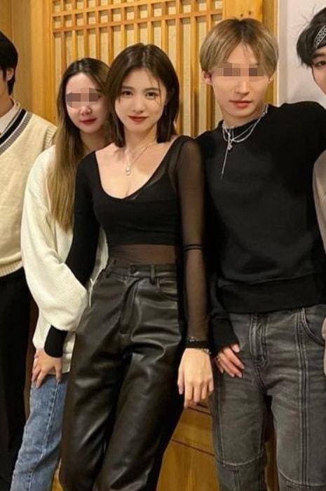 章子怡|汪峰大女儿的亲生母亲,现实中真的比章子怡?还美吗?