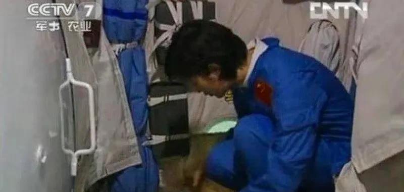 航天员刘洋在太空6个月,和两名男同事一起工作,怎么保护隐私?