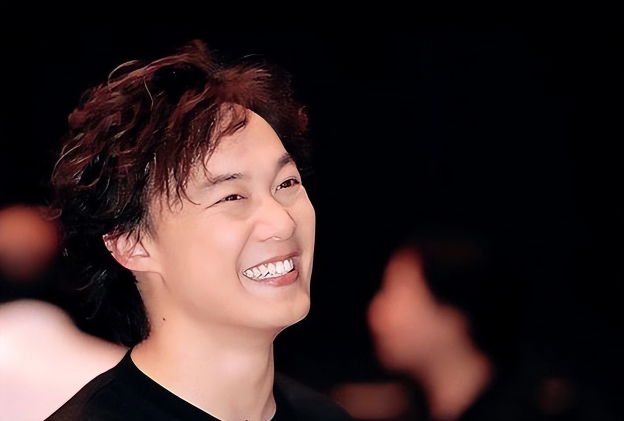 张国荣|\艺人榜样\张国荣：劝陈奕迅戒烟成就歌神，为古天乐正名献身公益