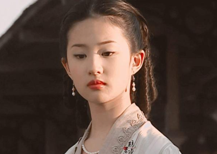 刘亦菲|刘亦菲干爹也是靠神仙姐姐,名利双收