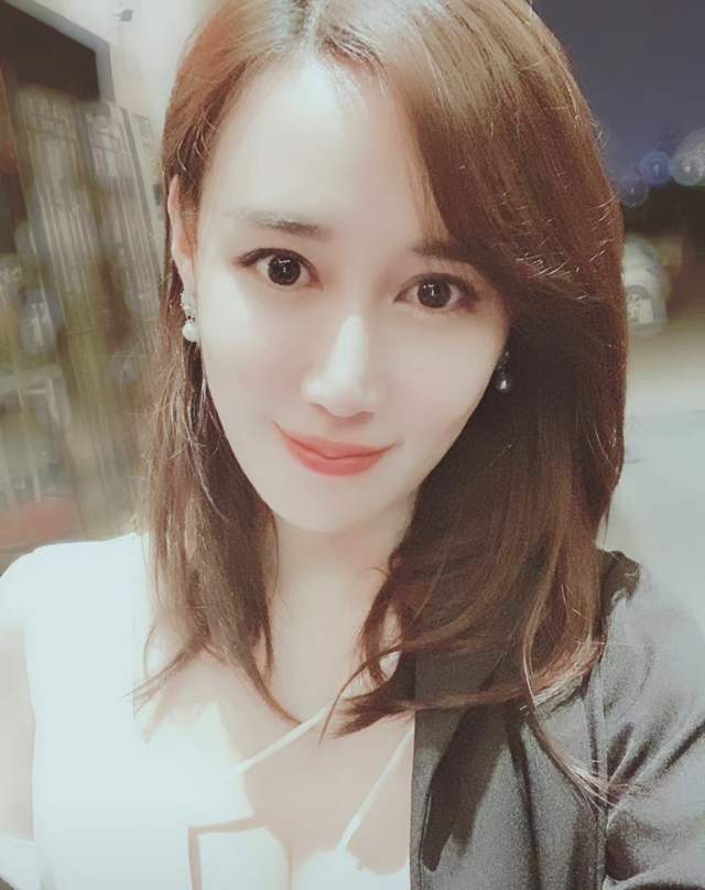 沙宝亮|沙宝亮官宣恋情后现身，女友小腹微隆疑怀孕，两人分开走全程冷漠