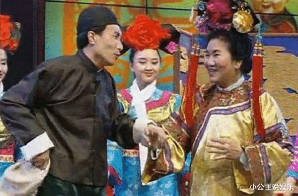 24年前，有谁注意到赵丽蓉巩汉林春晚小品中的丫鬟？如今也算火