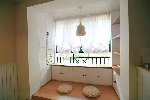 阳台打一个柜子,多出好几平,相当于帮我们赚了几万块