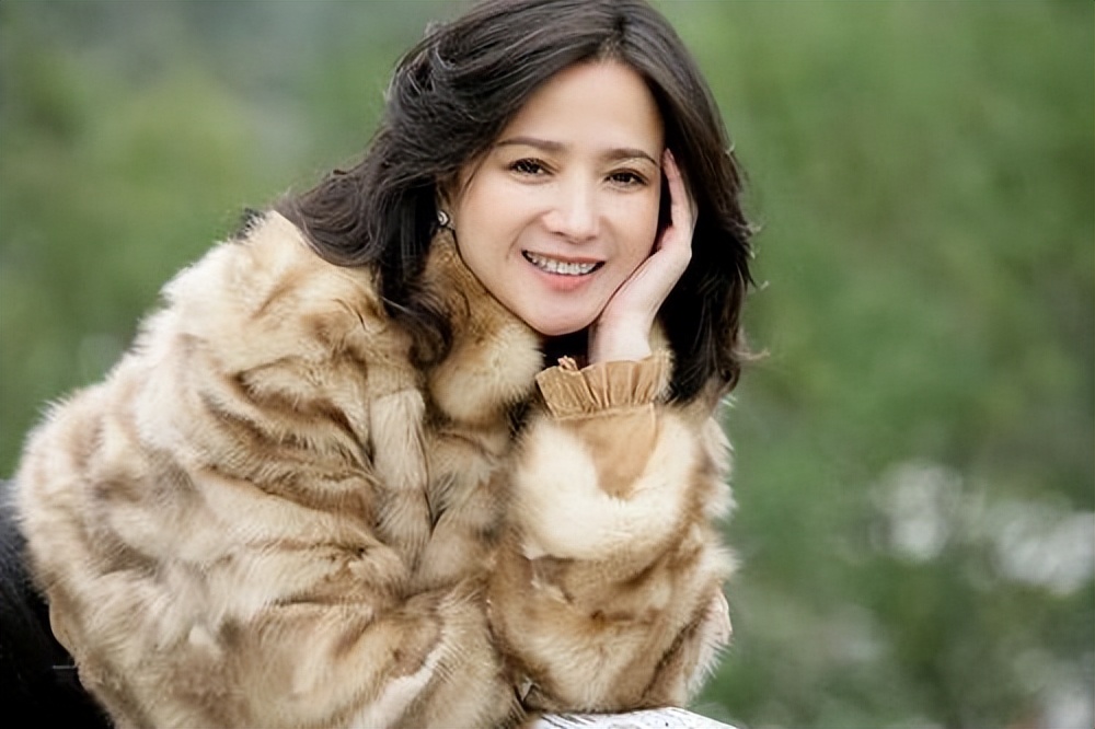 刘威|“老来得子”的实力派窘况：65岁依旧拼命拍戏，不敢老去