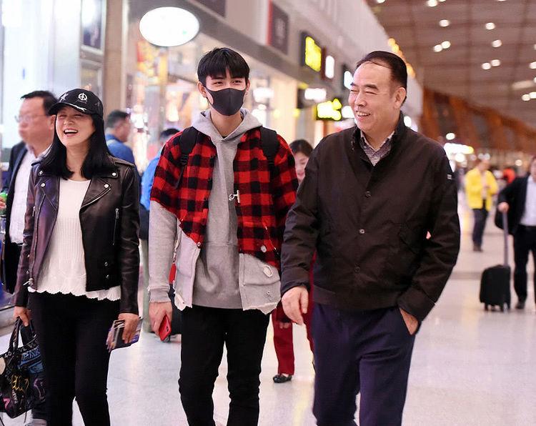 陈飞宇|啥火拍啥,拍啥禁啥?陈飞宇这个“星二代”也太惨了吧