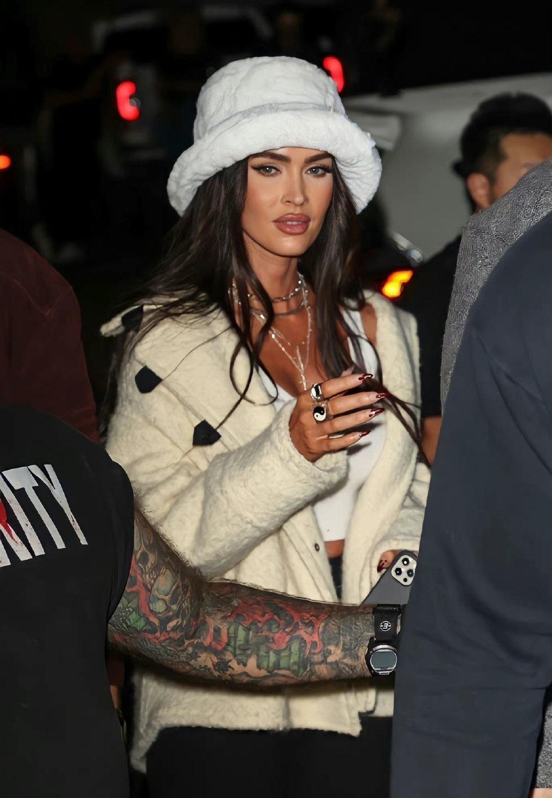 金·卡戴珊|“卡戴珊式审美”对欧美女明星影响有多大？看梅根福克斯就知道了