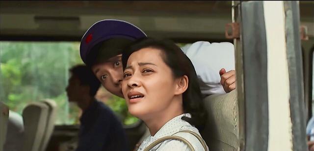 父母爱情|《父母爱情》为何仍有观众纠结于德华怎么早不知道江昌义的存在?