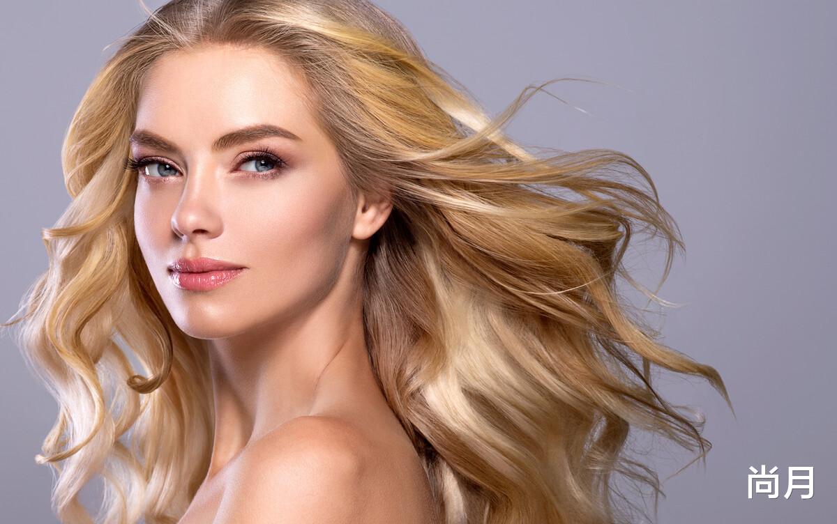 离婚|45岁女子机场目睹老公和别的女人一起，女儿的话让她做出正确决定