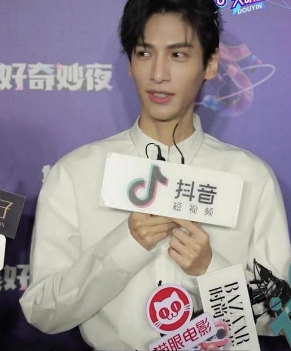 郑业成|《颤抖吧阿部》到《祝卿好》，郑业成女主都不用走路，男友力爆棚