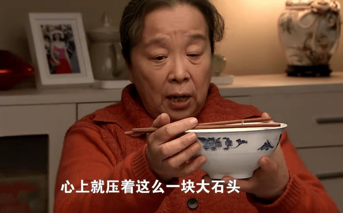 双面胶|《双面胶》：读懂胡丽鹃当初选择李亚平背后的难堪，就能读懂人性