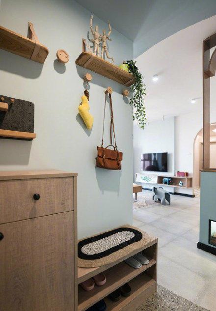 入户谁家还放鞋架？太落伍！这10种设计好看实用，又能增加储物间