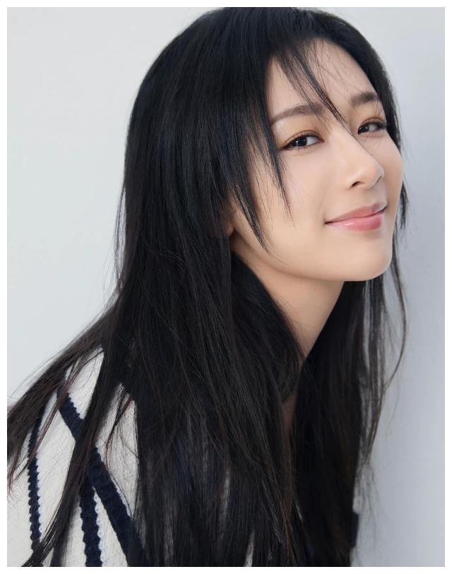 杨紫|杨紫30岁生日写真,洒脱随性,灵动自然