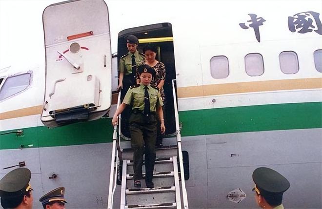 1998年,白宝山被枪决,情人谢宗芬坐牢12年!