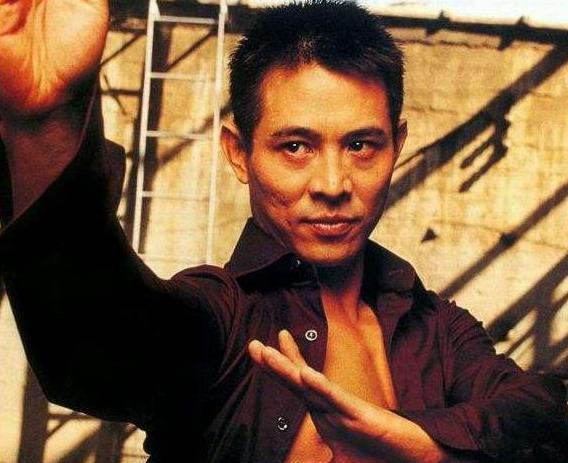 李连杰|1992年，李连杰接到一通电话浑身发抖，转身经纪人身中9弹当场毙命