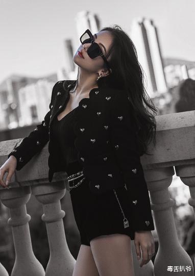 郭富城|郭富城老婆深夜晒美照，穿短裤大秀美腿，气质冷艳丝毫不输明星