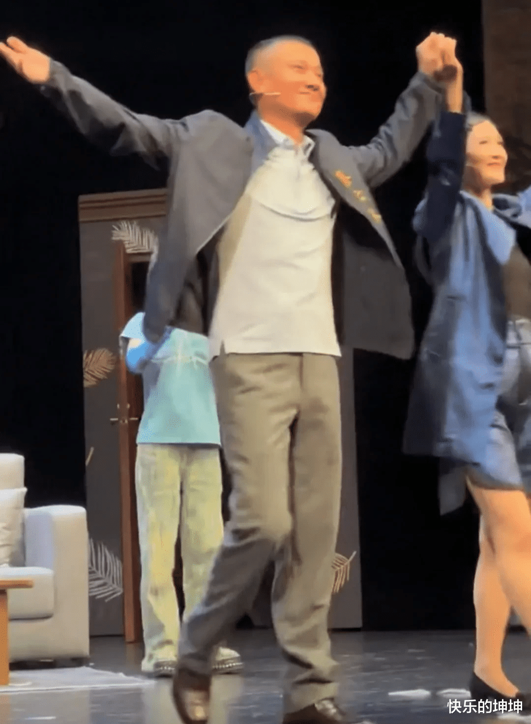 谢娜|谢娜跟文章在上海亮相，她真的变了吗？