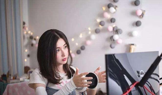 月收入超3万?为满足“精神需求”,焦虑男女“造出”新暴利行业
