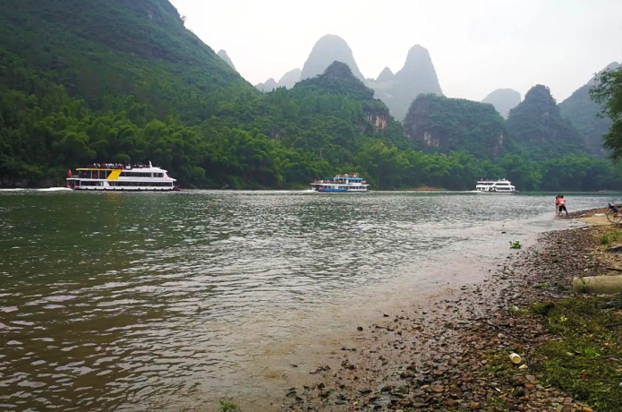 漓江|漓江风景名胜区游客云集，自然风光得天独厚，有山有水